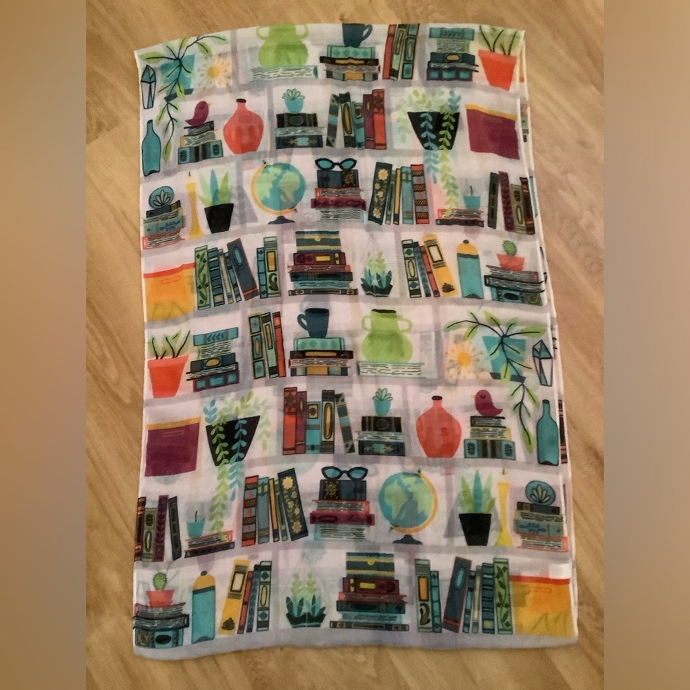 New infinity scarf NWT book design great gift teacher book club colorful